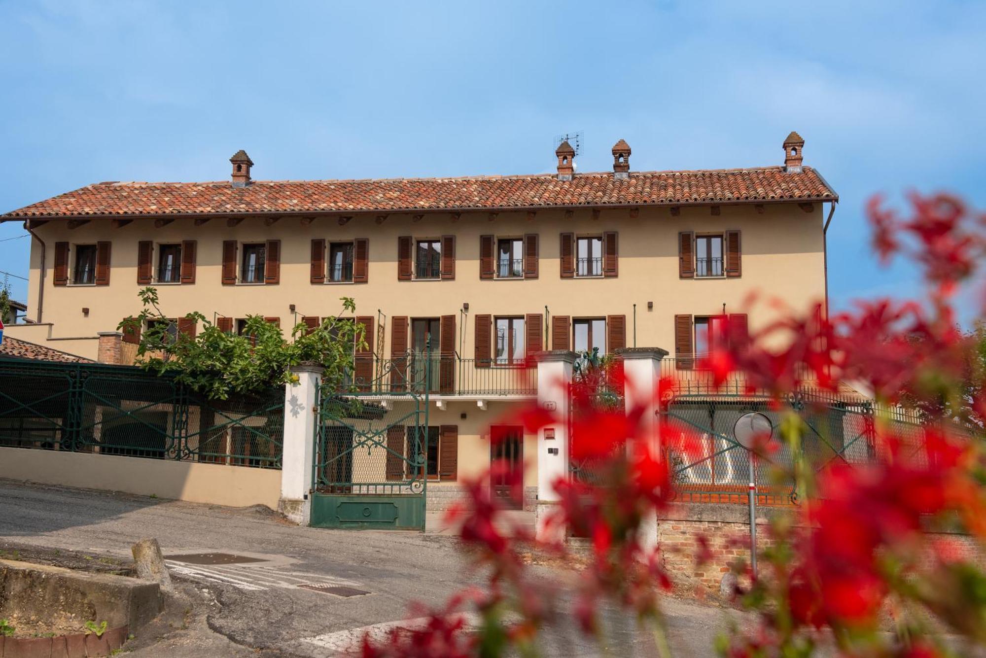 Hotel Byvigin Magliano Alfieri Exteriér fotografie